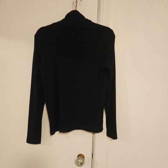 Uniqlo Heattech Turtleneck - Picture 2 of 6